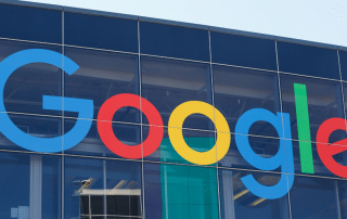 Google auf Glasfassade