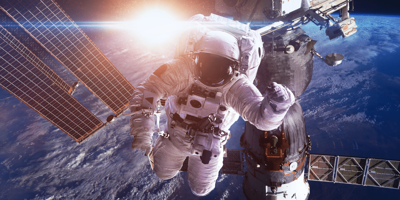 Austronaut ausserhalb ISS